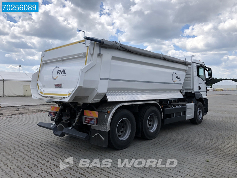 Kipper vrachtwagen MAN TGS 26.440 6X4 16 m3 Hardox tipper Automatic Euro 6
