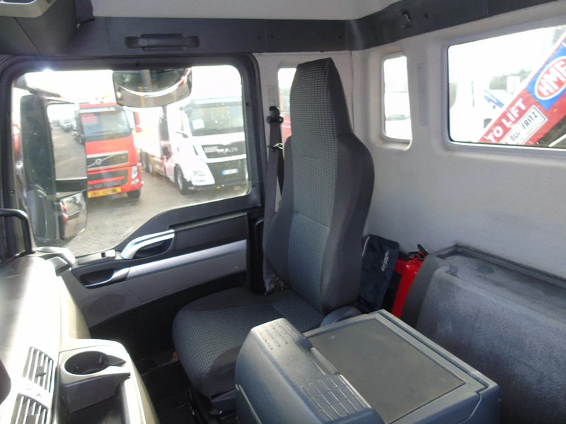 Kipper vrachtwagen MAN TGS 28.400 + 6x4 front traction + HMF 2320 + tipper + MANUAL + REMOTE