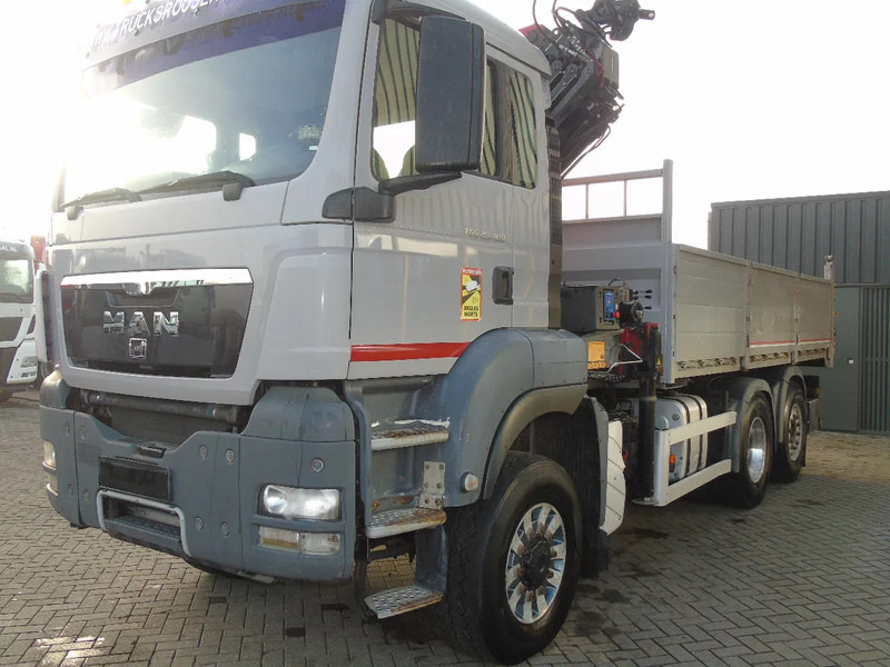 Kipper vrachtwagen MAN TGS 28.400 + 6x4 front traction + HMF 2320 + tipper + MANUAL + REMOTE