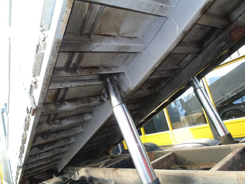 Kipper vrachtwagen MAN TGS 28.400 + 6x4 front traction + HMF 2320 + tipper + MANUAL + REMOTE