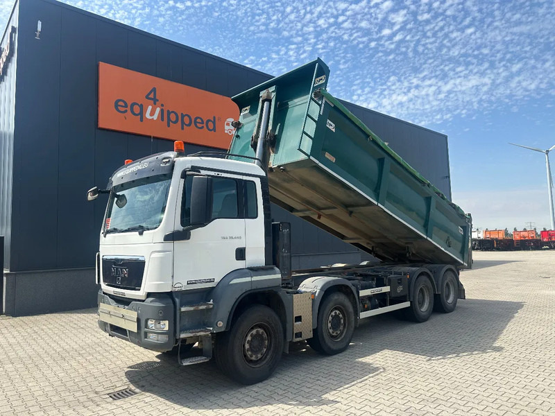 Kipper vrachtwagen MAN TGS 35.440 AJK HARDOX KIPPER (16.5m3), 8x4, MANUAL, EURO-5, TWIN-STEER, BIG AXLES