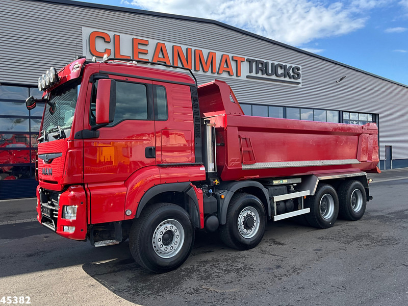 Kipper vrachtwagen MAN TGS 35.510 8X4 15m³ kipper