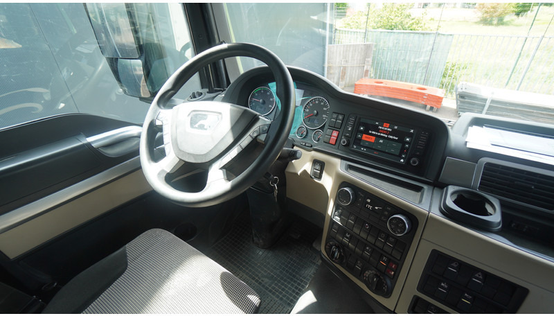 Kipper vrachtwagen MAN TGS 49.460 10X8 TIPPER 309.000KM