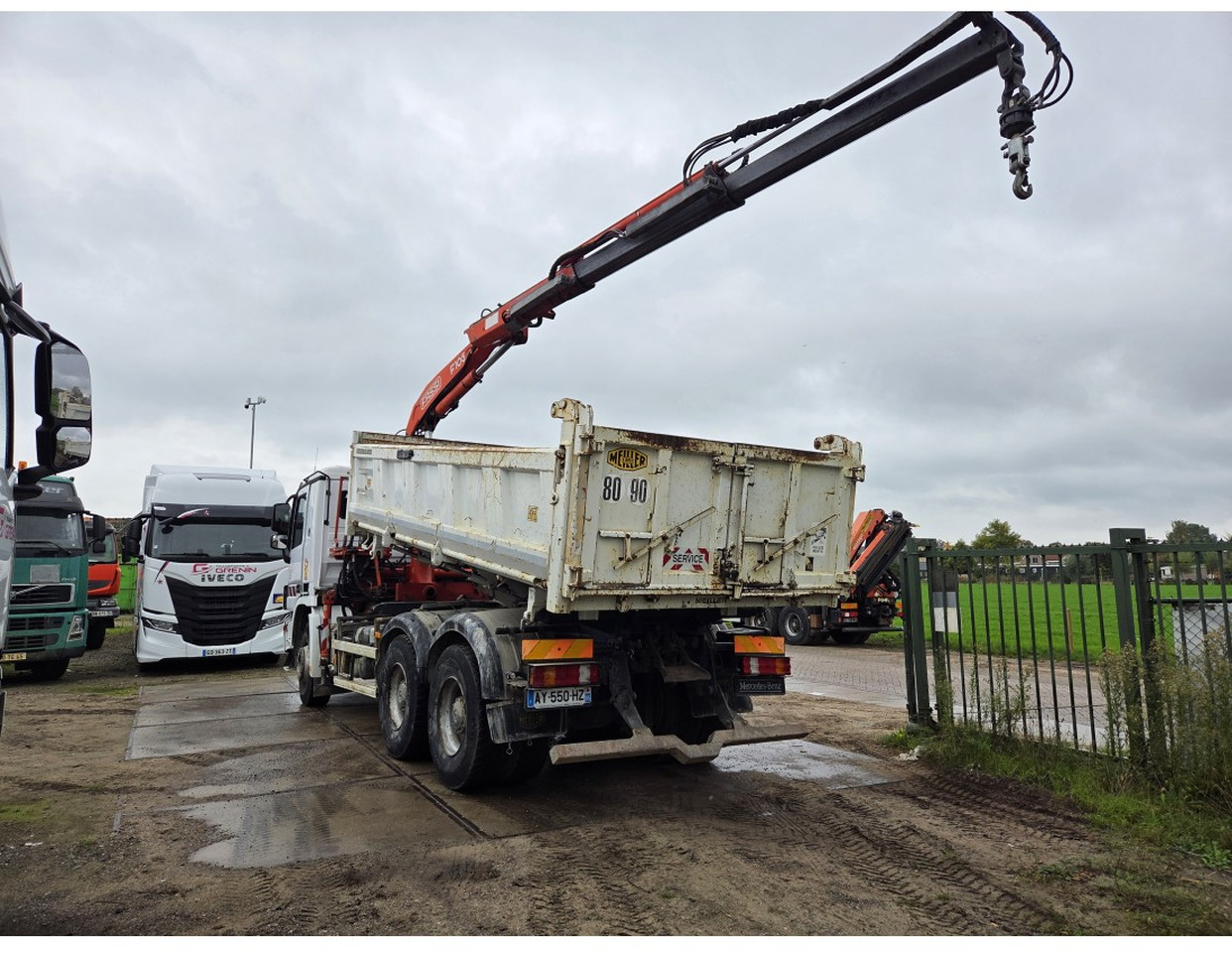 Kipper vrachtwagen MERCEDESA CTROS 3341 6X4 TIPPER CRANE FASSI F105