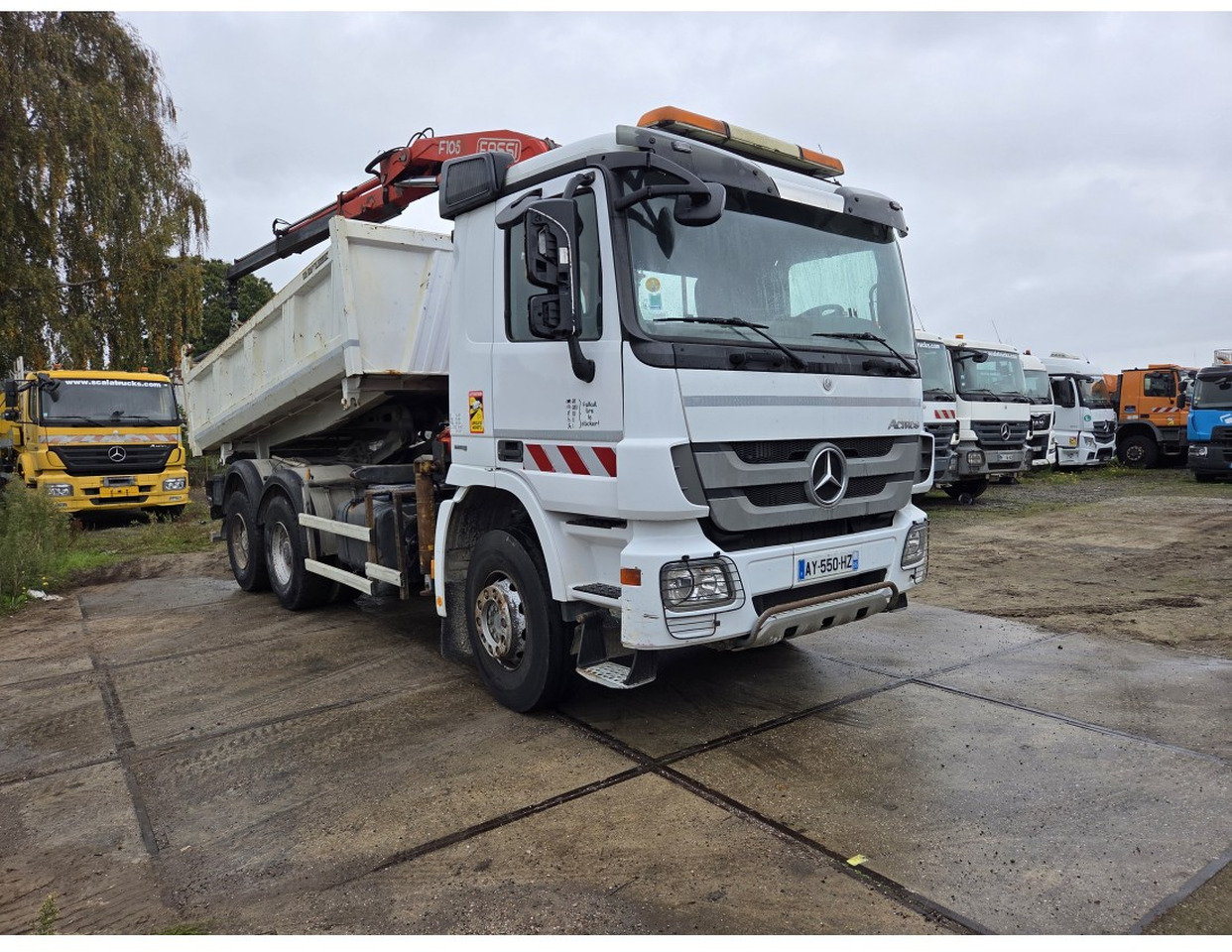 Kipper vrachtwagen MERCEDESA CTROS 3341 6X4 TIPPER CRANE FASSI F105
