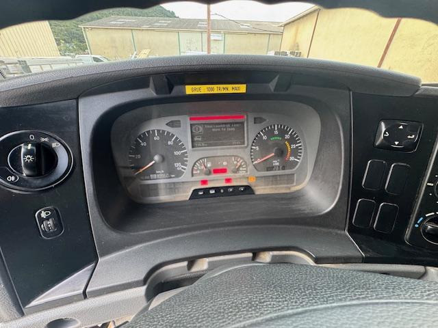 Kipper vrachtwagen Mercedes AXOR 1828 BENNE GRUE FASSI