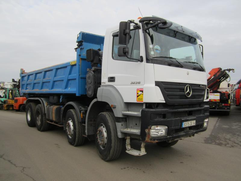 Kipper vrachtwagen Mercedes AXOR 3236