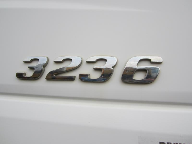 Kipper vrachtwagen Mercedes AXOR 3236