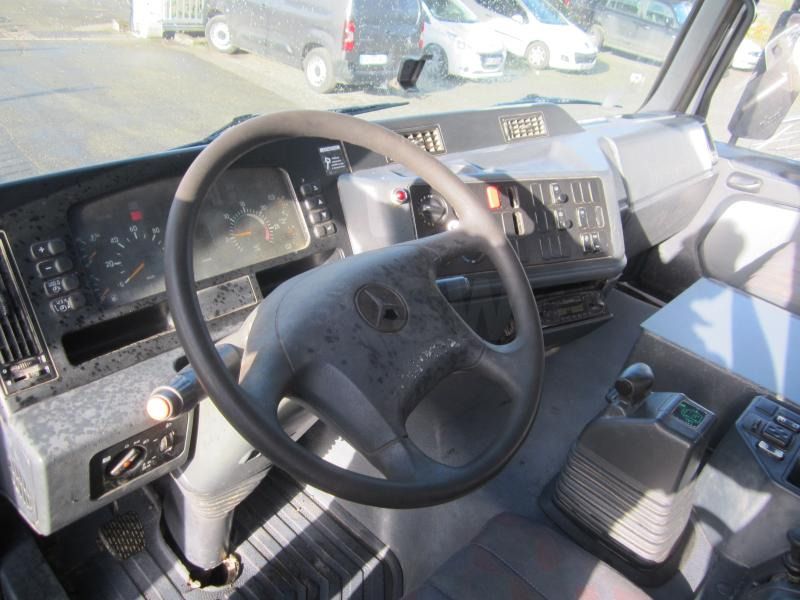 Kipper vrachtwagen Mercedes Actros 2640