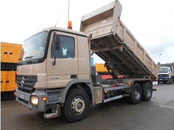 Kipper vrachtwagen Mercedes Actros 3332