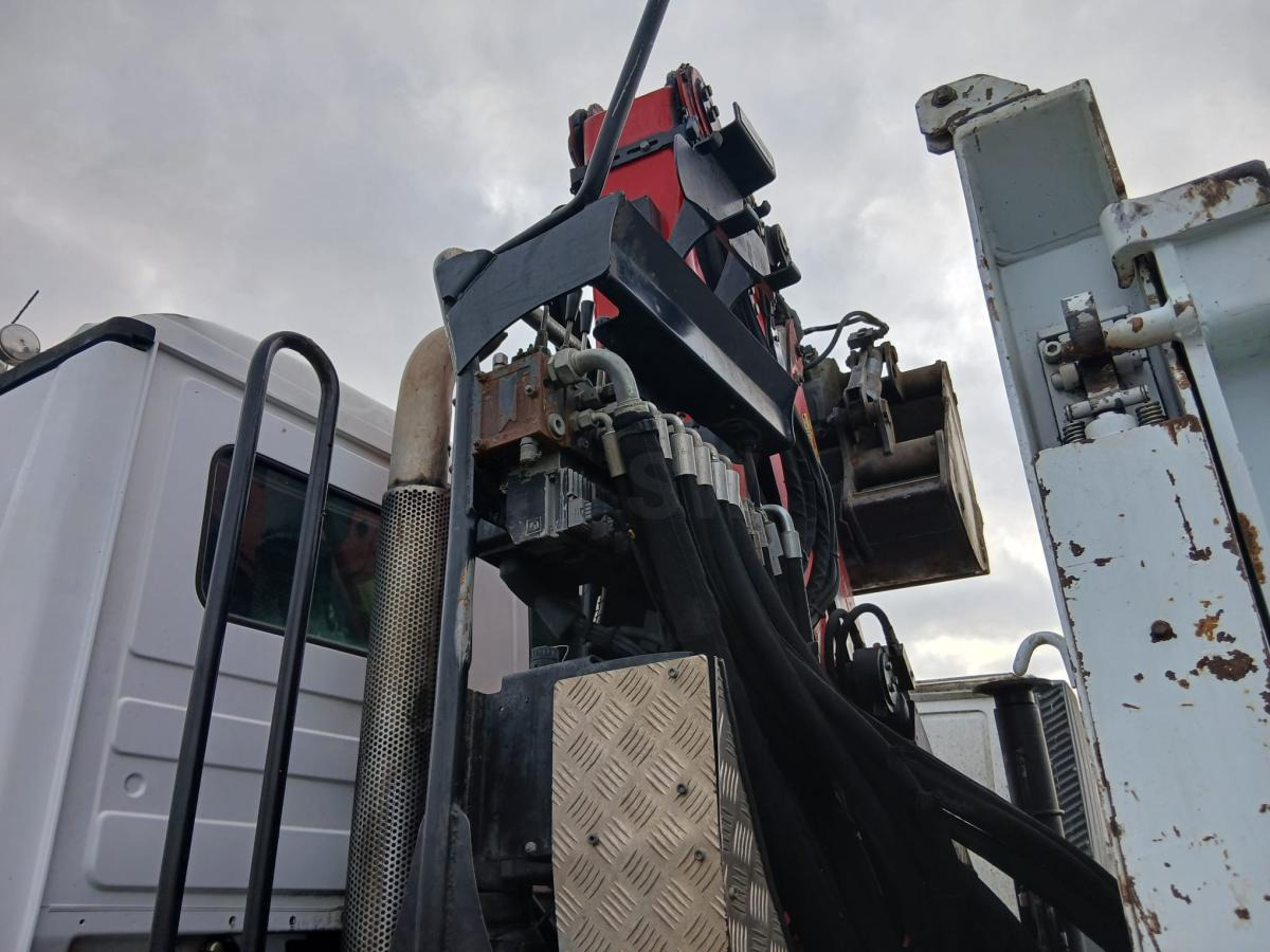 Kipper vrachtwagen Mercedes Actros 3336