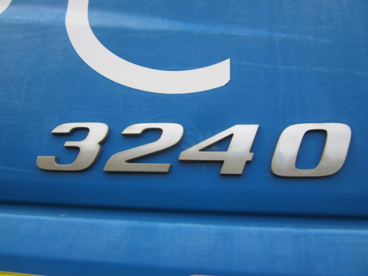 Kipper vrachtwagen Mercedes Axor 3240