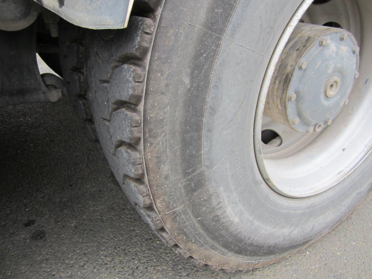 Kipper vrachtwagen Mercedes Axor 3240