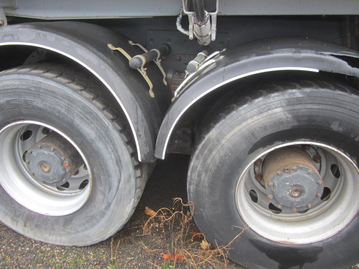 Kipper vrachtwagen Mercedes Axor 3240