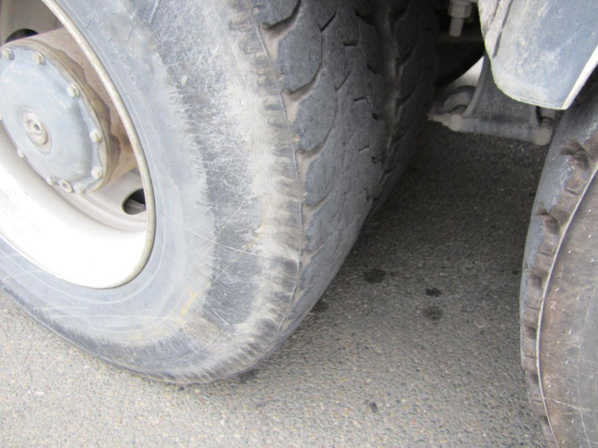 Kipper vrachtwagen Mercedes Axor 3240