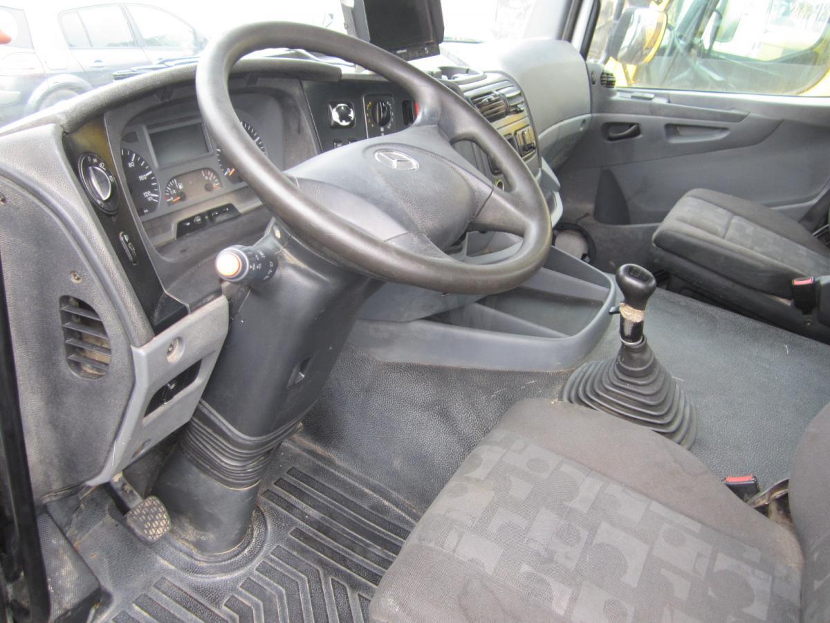 Kipper vrachtwagen Mercedes Axor 3240