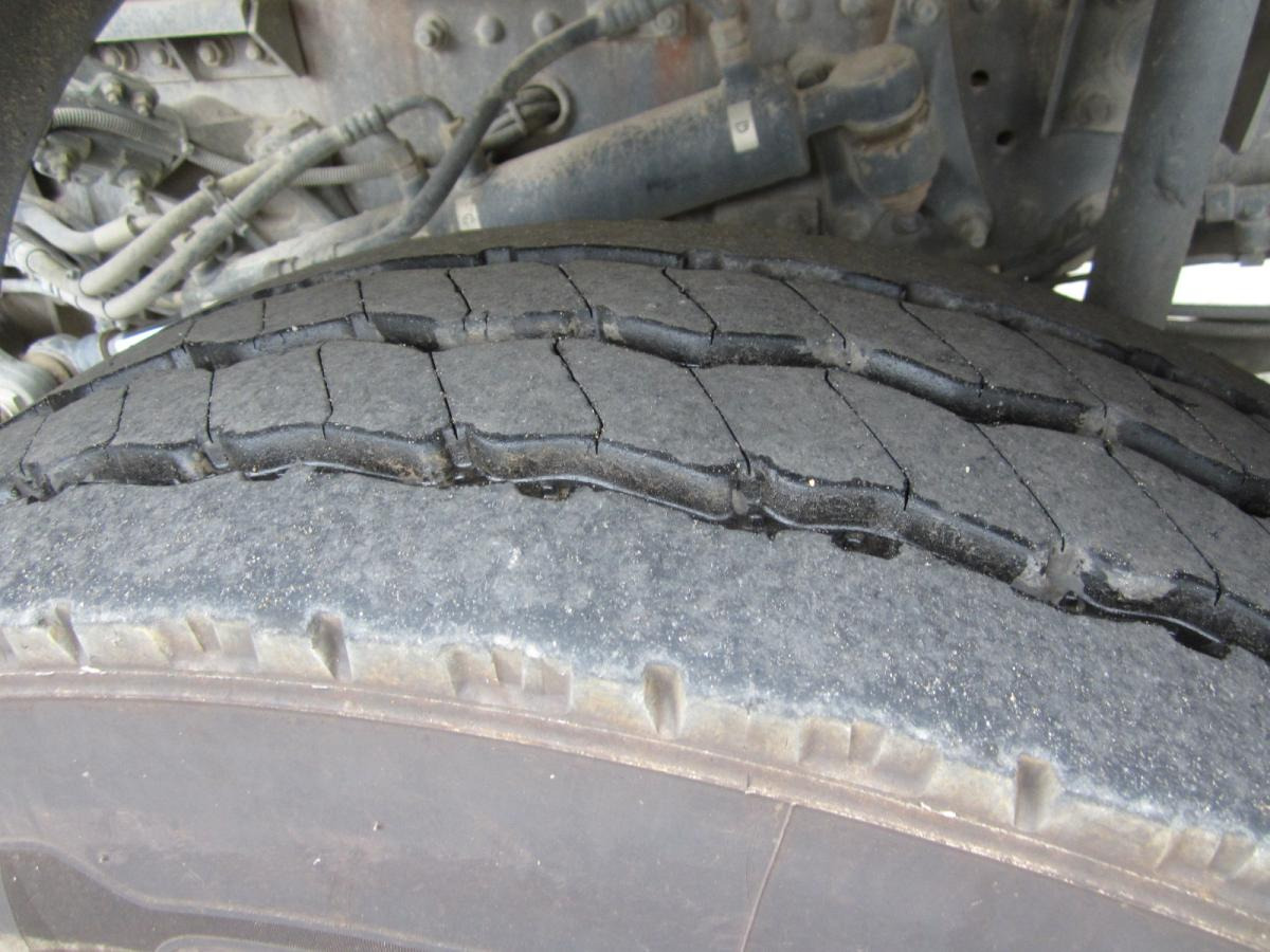 Kipper vrachtwagen Mercedes Axor 3240