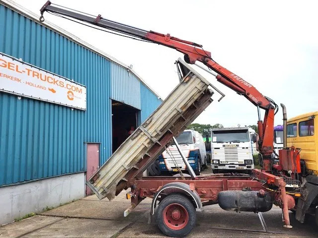 Kipper vrachtwagen Mercedes-Benz 1117 K (6-CILINDER) KIPPER WITH FERRARI CRANE (FULL STEEL SUSPENSION / MANUAL GEARBOX / P.T.O.)