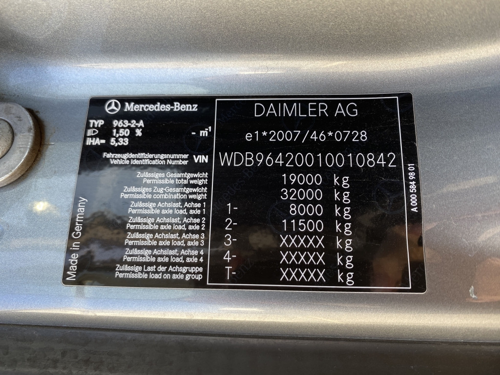 Kipper vrachtwagen Mercedes-Benz 1832 4x2 / Fassi Kran