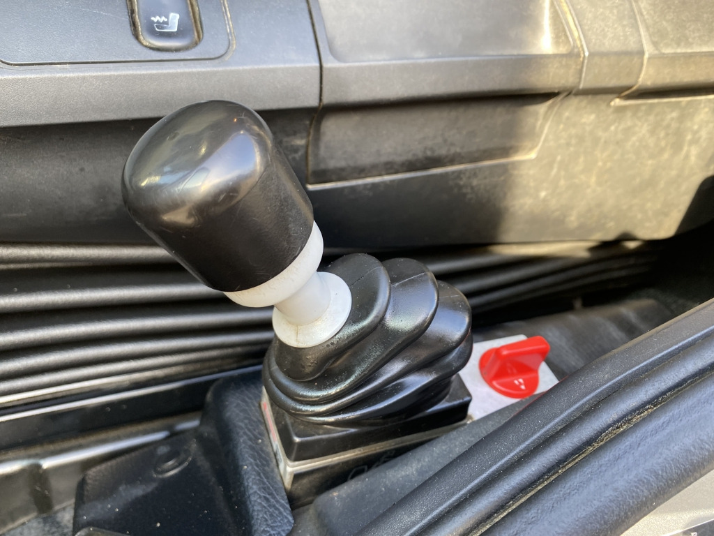 Kipper vrachtwagen Mercedes-Benz 1832 4x2 / Fassi Kran