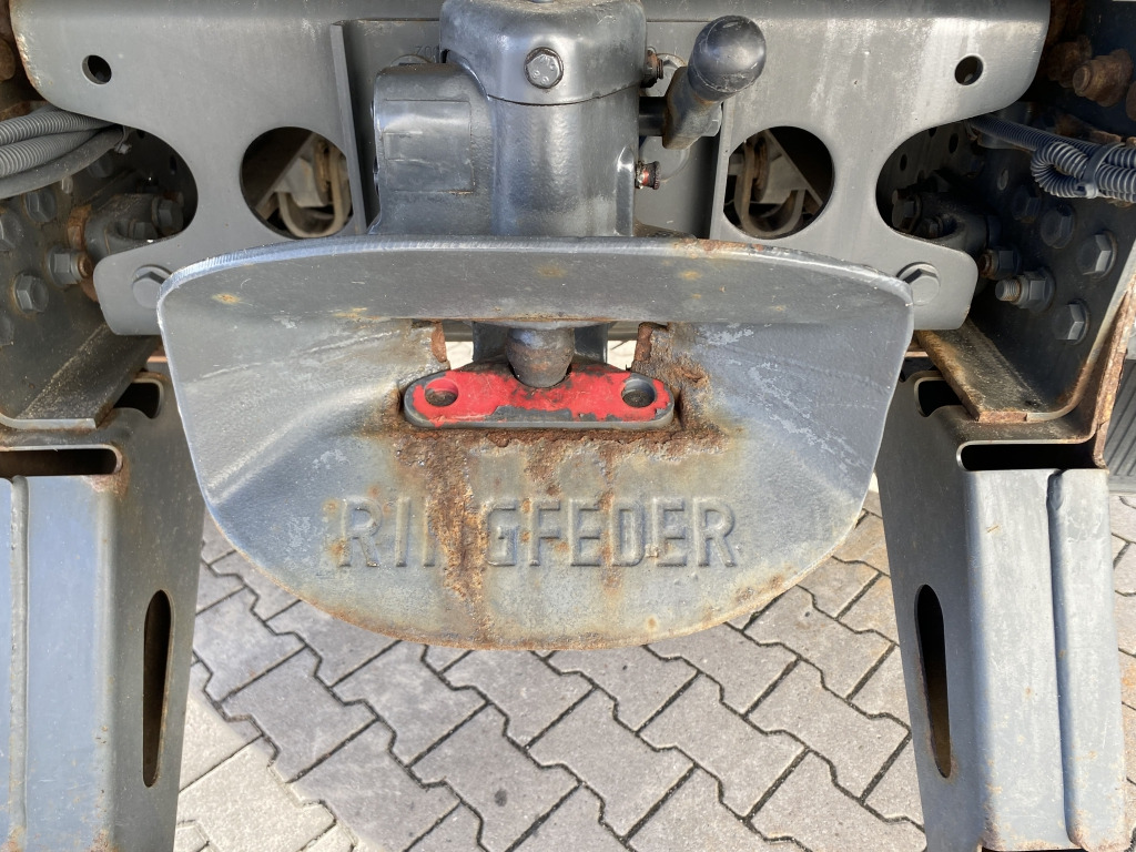 Kipper vrachtwagen Mercedes-Benz 1832 4x2 / Fassi Kran