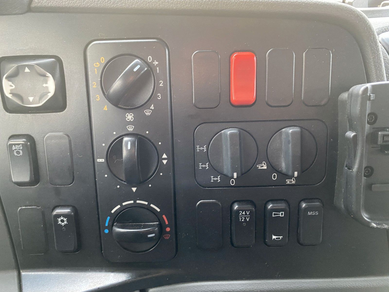 Kipper vrachtwagen Mercedes-Benz 1833 4x4 Axor | Atlas 105.2-A2*Funk*AHK*3 Sitze