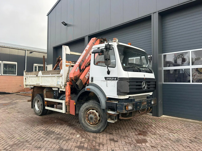 Kipper vrachtwagen Mercedes-Benz 2024