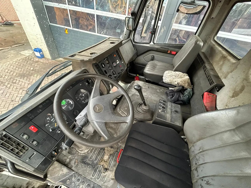 Kipper vrachtwagen Mercedes-Benz 2024