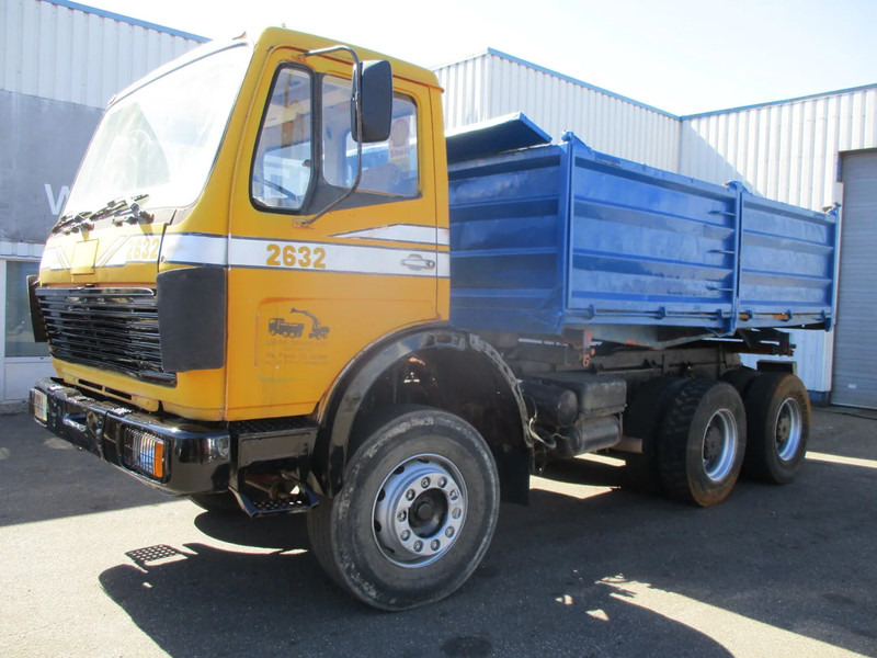 Kipper vrachtwagen Mercedes-Benz 2632 , V10, 6x4, ZF Manual , 3 way tipper , Spring Suspension
