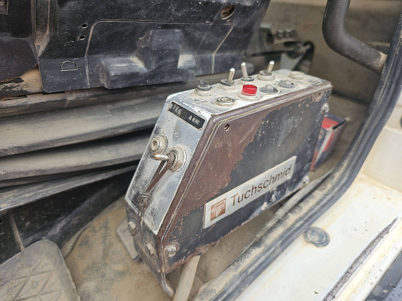Kipper vrachtwagen Mercedes-Benz 3235 SK V8 FULL STEEL