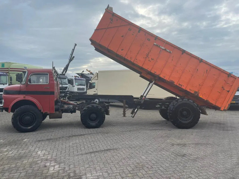 Kipper vrachtwagen Mercedes-Benz 813 + Manual + Kipper + 4x4