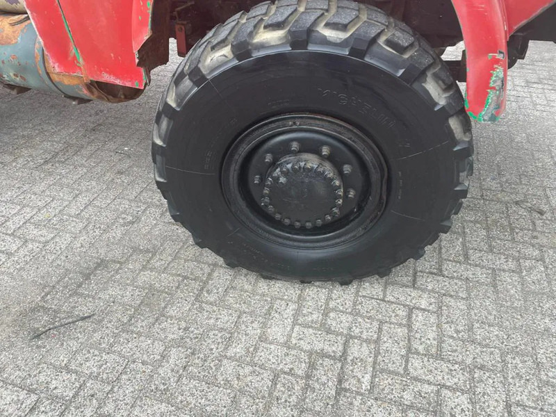 Kipper vrachtwagen Mercedes-Benz 813 + Manual + Kipper + 4x4