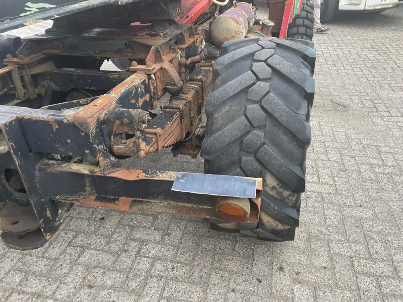 Kipper vrachtwagen Mercedes-Benz 813 + Manual + Kipper + 4x4