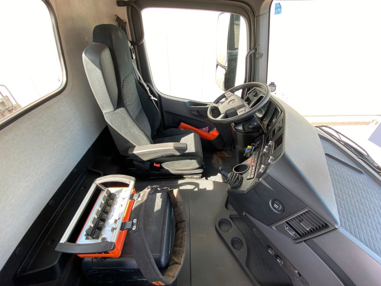 Kipper vrachtwagen Mercedes-Benz Arocs 1843 HAD 4x4 | Atlas 116.3-A3*5+6.Kreis