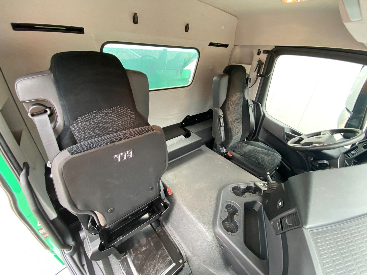 Kipper vrachtwagen Mercedes-Benz Arocs 3345 6x6 | MEILLER*Bordmatik*Blatt*AHK+Oel
