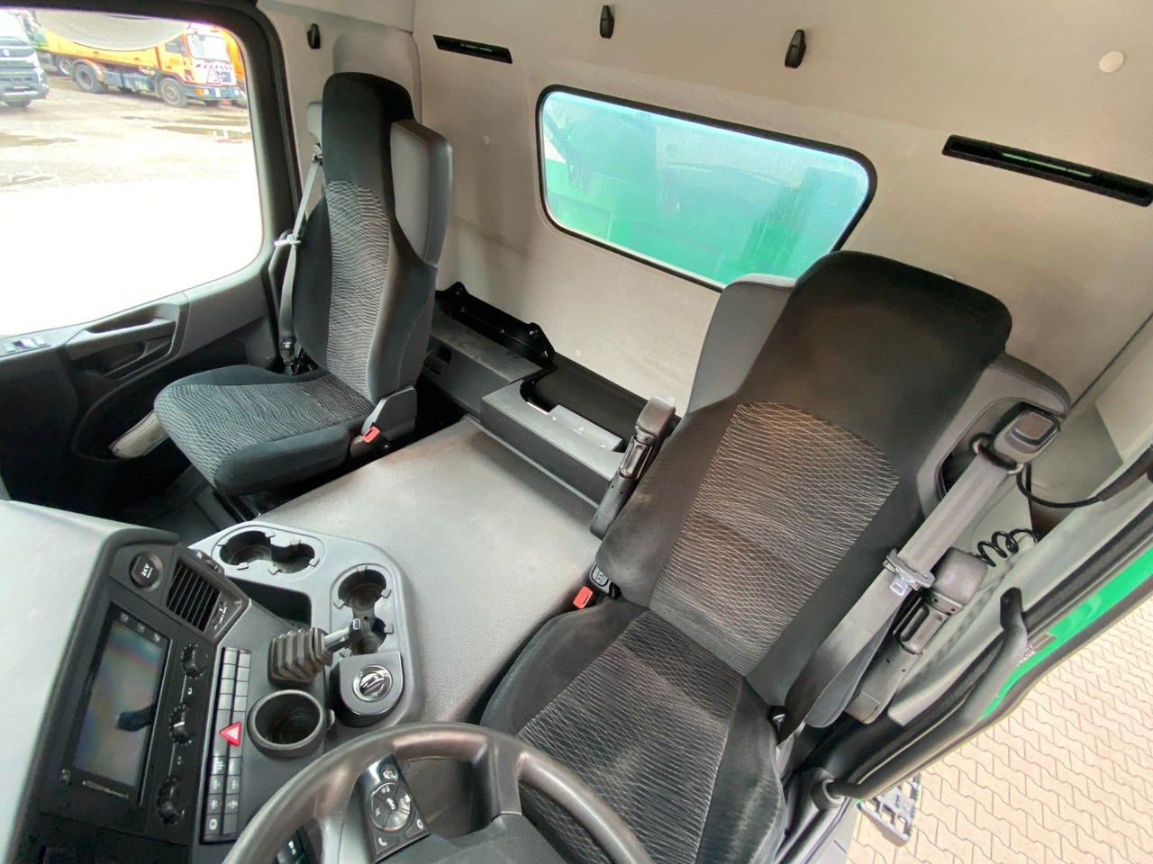 Kipper vrachtwagen Mercedes-Benz Arocs 3345 6x6 | MEILLER*Bordmatik*Blatt*AHK+Oel