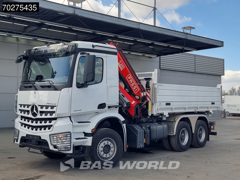 Kipper vrachtwagen Mercedes-Benz Arocs 3348 6X4 Fassi F255A2.24 Kran Crane 9m3 3-Sided Tipper Big-Axle Euro 6