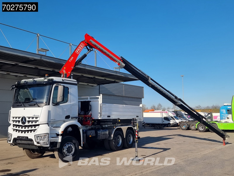 Kipper vrachtwagen Mercedes-Benz Arocs 3348 6X6 Full Steel Retarder Fassi 25T/M Crane Kran Euro 6