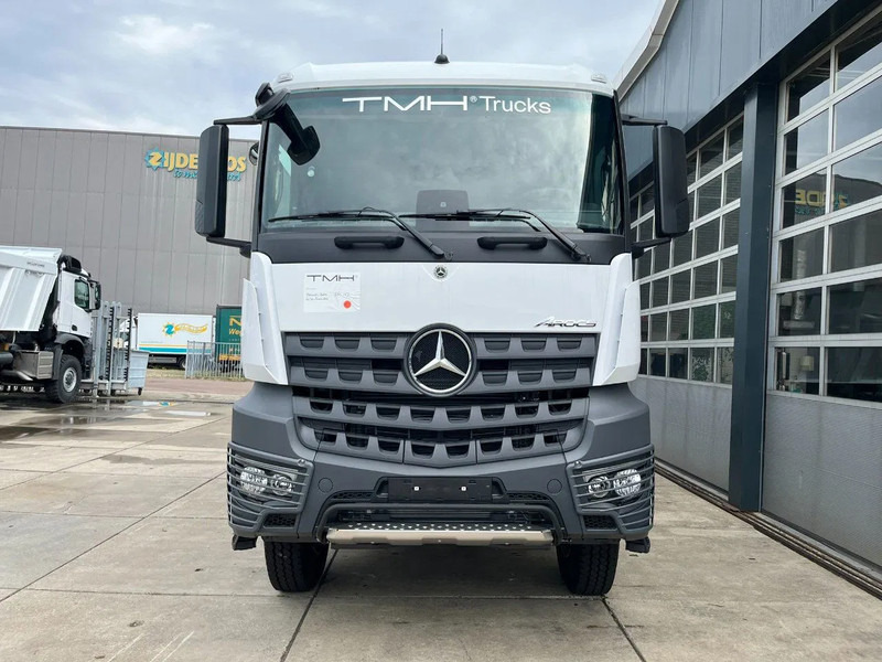 Kipper vrachtwagen Mercedes-Benz Arocs 4140 K 8x4 Meiller tipper