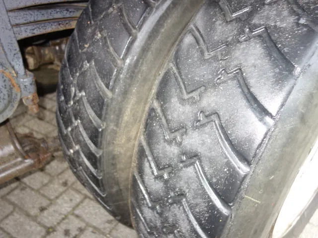 Kipper vrachtwagen Mercedes-Benz Axor 3243 8X4