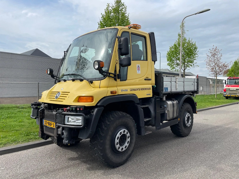 Kipper vrachtwagen Mercedes-Benz unimog U400