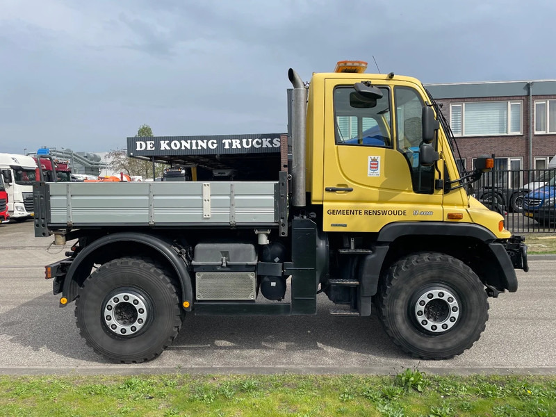 Kipper vrachtwagen Mercedes-Benz unimog U400