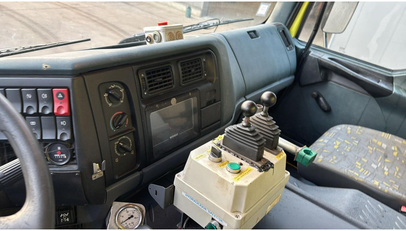 Kipper vrachtwagen Renault KERAX 340 (4X4 / CAMION FRANCAIS / PARFAIT ETAT / LAMES / BOITE ET POMPE MANUELLE / FRENCH TRUCK)