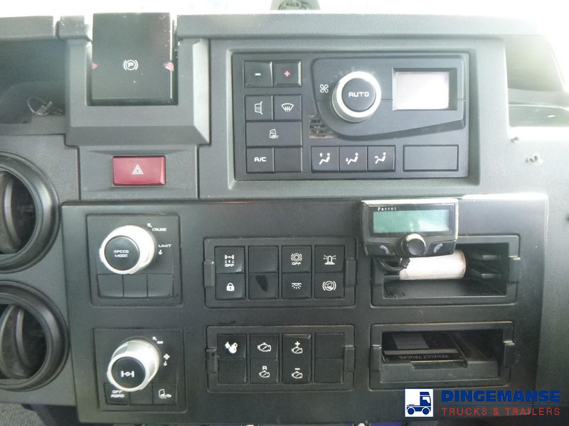 Kipper vrachtwagen Renault K 430 8x4 RHD tipper