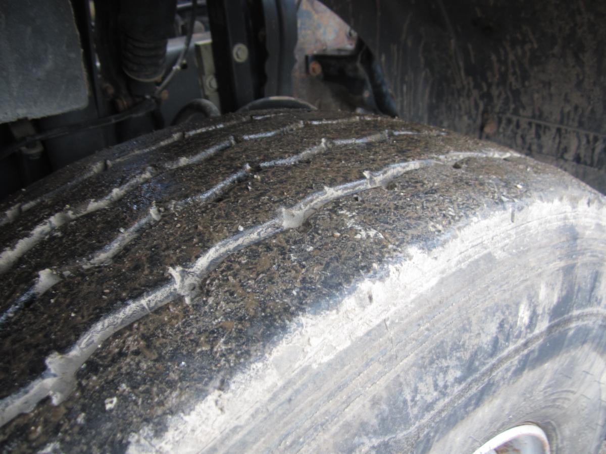 Kipper vrachtwagen Renault Kerax 320 DCI