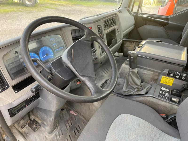 Kipper vrachtwagen Renault Kerax 370 DCI