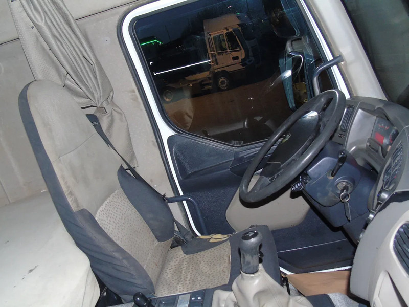 Kipper vrachtwagen Renault Kerax 410DXI + 8X4 + MANUAL + SPRING