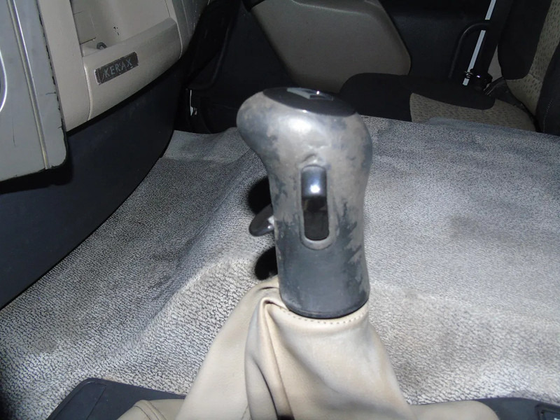 Kipper vrachtwagen Renault Kerax 410DXI + 8X4 + MANUAL + SPRING