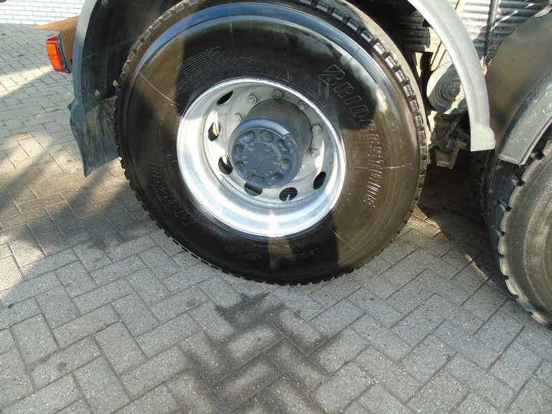 Kipper vrachtwagen Renault Kerax 520DXI + MANUAL + SPRING + 8X4