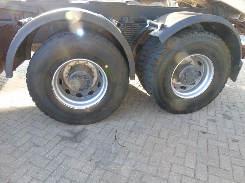 Kipper vrachtwagen Renault Kerax 520DXI + MANUAL + SPRING + 8X4